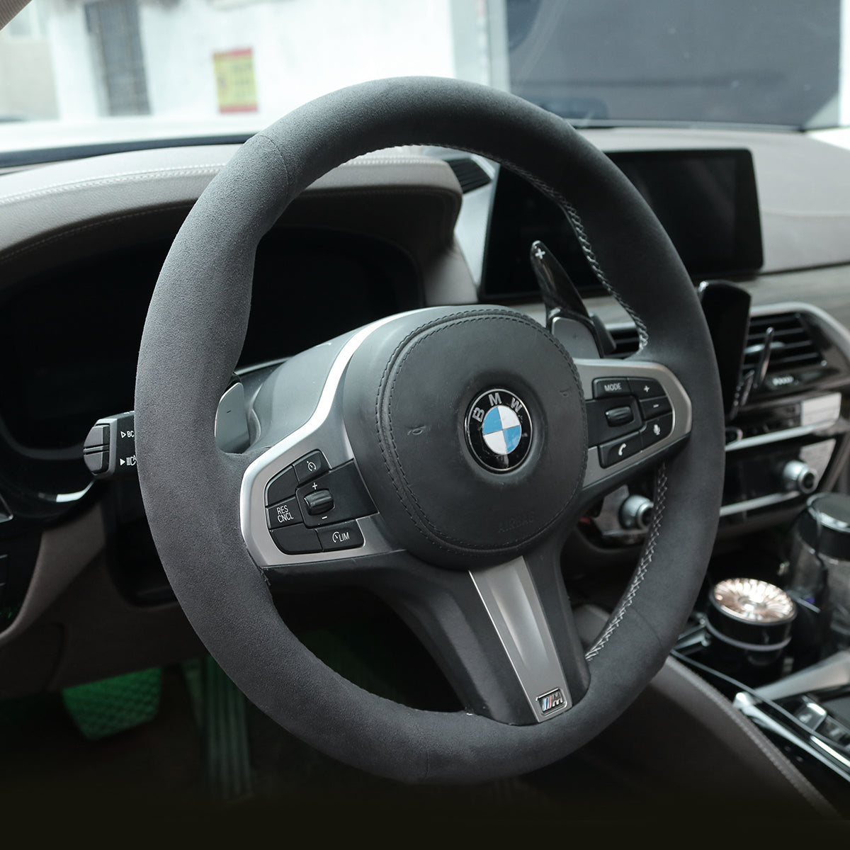 Schaltwippen für BMW M3 / M4 / M5 / M8 / X4 / X5 / X6 M 2019-2023 - Mewant.de