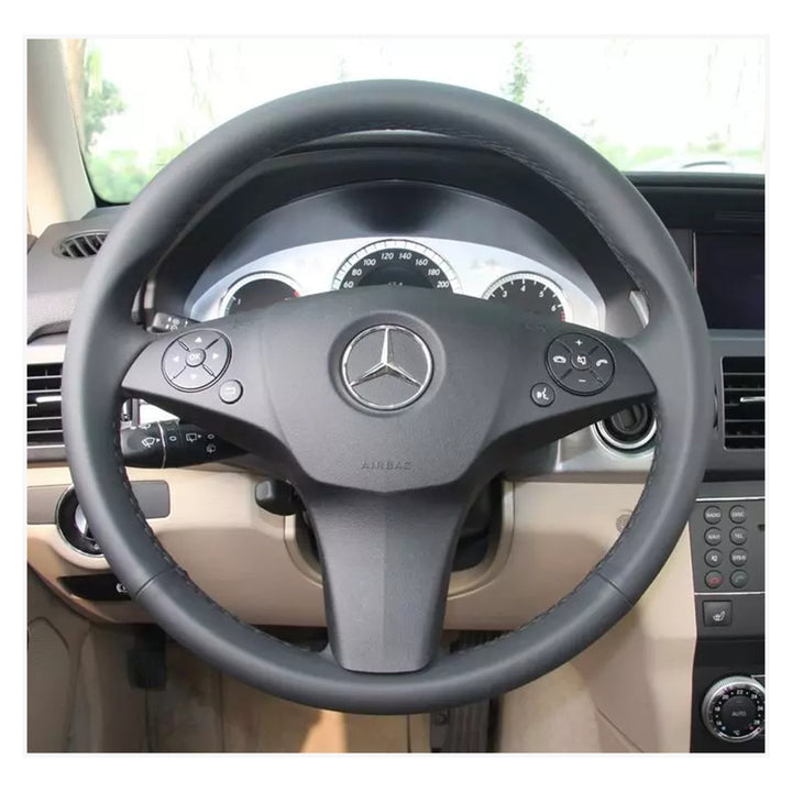 Mercedes GLK Lenkrad mit beanspruchtem Griffbereich