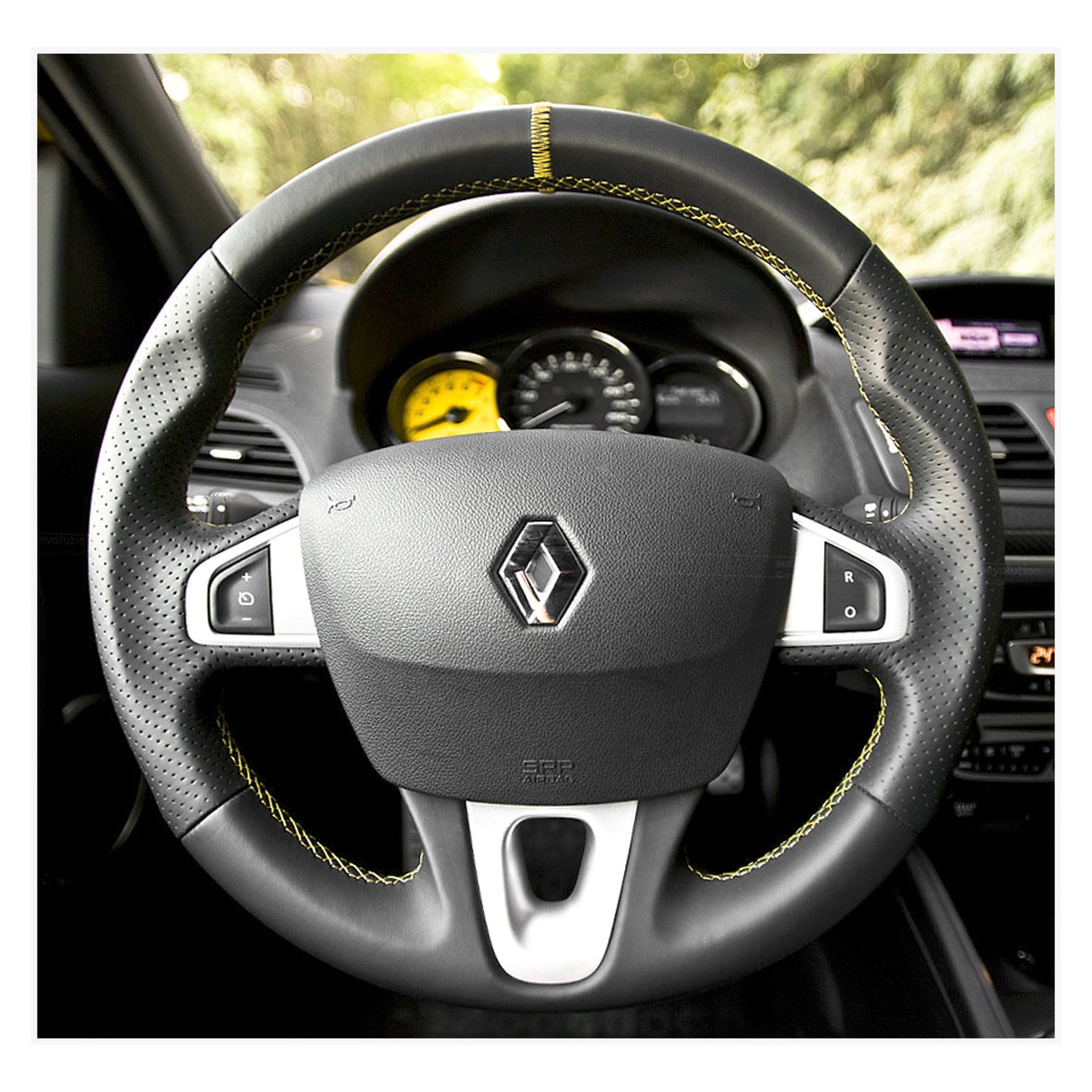 MEWANT Lenkradbezug für Renault Megane 3 (Coupe) RS 2010-2016 - Mewant.de