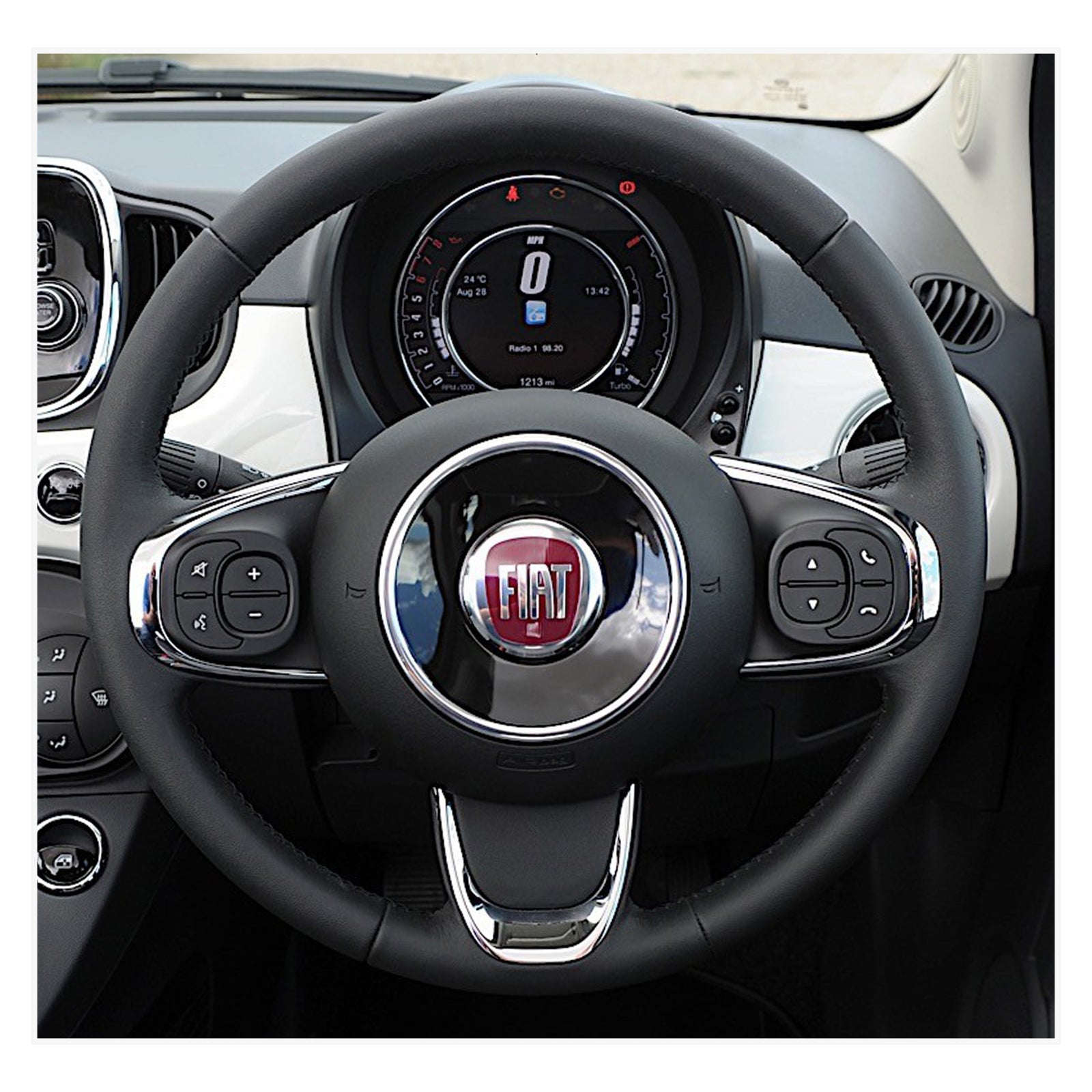 MEWANT Lenkradbezug für Fiat 500 2015-2021 / 500C 2016-2021 - Mewant.de