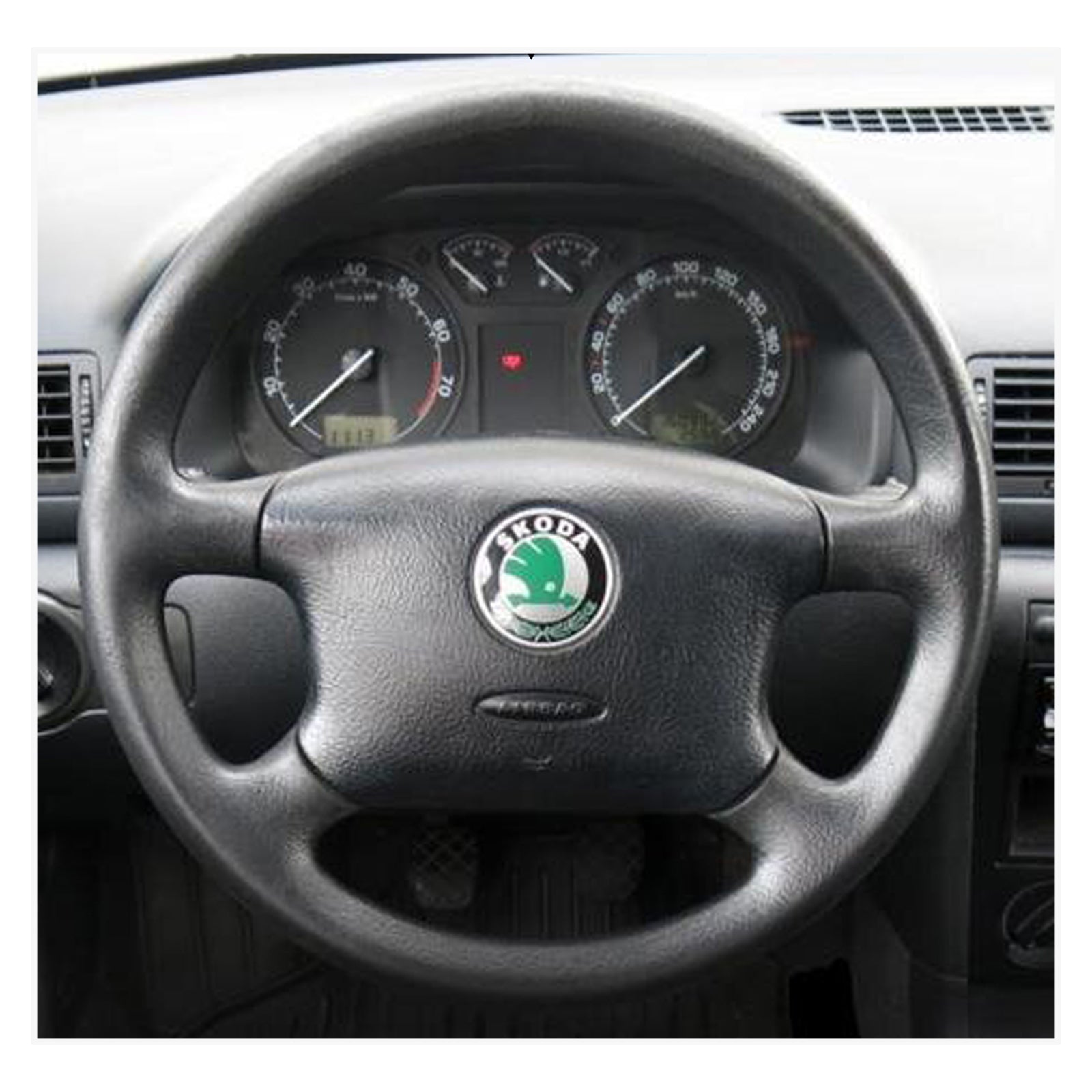 MEWANT Lenkradbezug für Skoda Octavia 1999-2005 / Superb 2002-2005 - Mewant.de