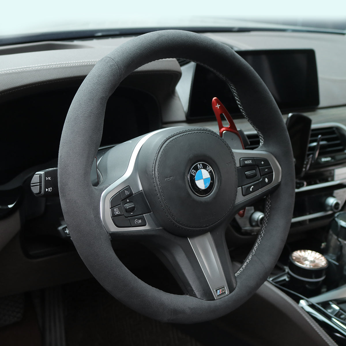 Schaltwippen für BMW M3 / M4 / M5 / M8 / X4 / X5 / X6 M 2019-2023 - Mewant.de