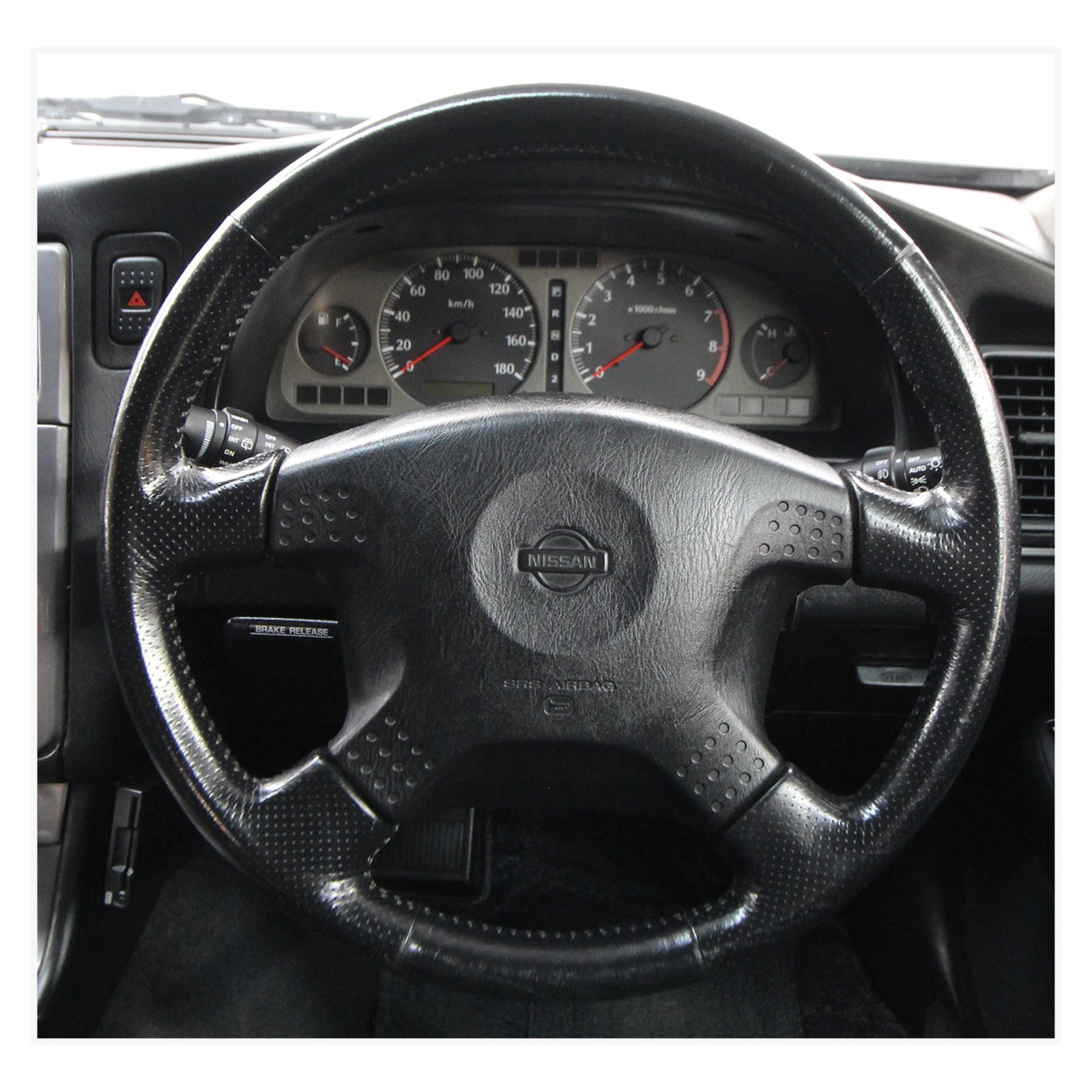 MEWANT Lenkradbezug für Nissan Stagea 1996-1999 - Mewant.de