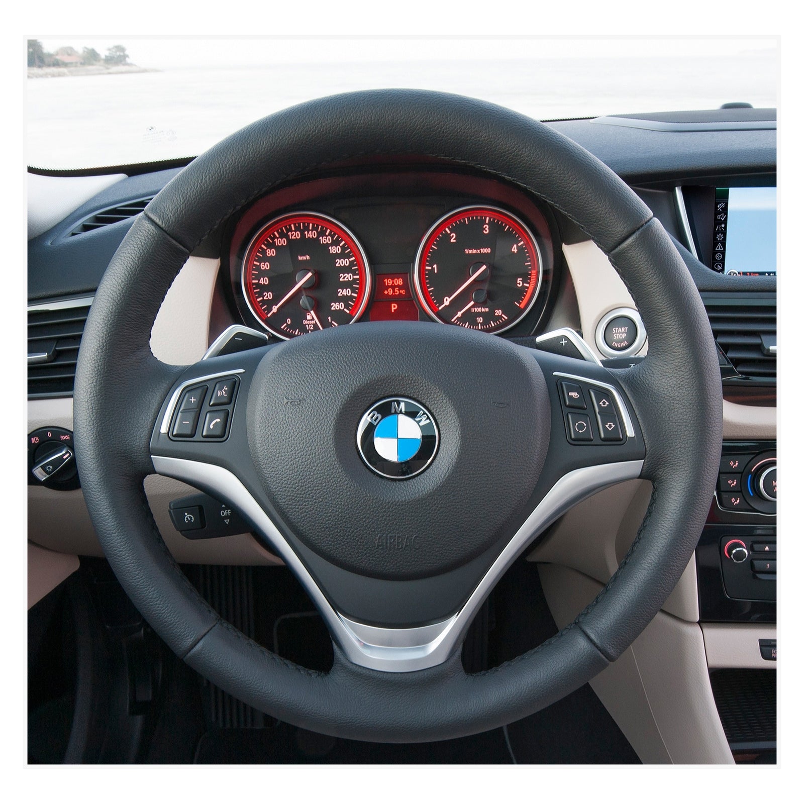 MEWANT Lenkradbezug für BMW X1 E84 2012-2015 / 1 Series E81 E82 E87 E88 2013 - Mewant.de