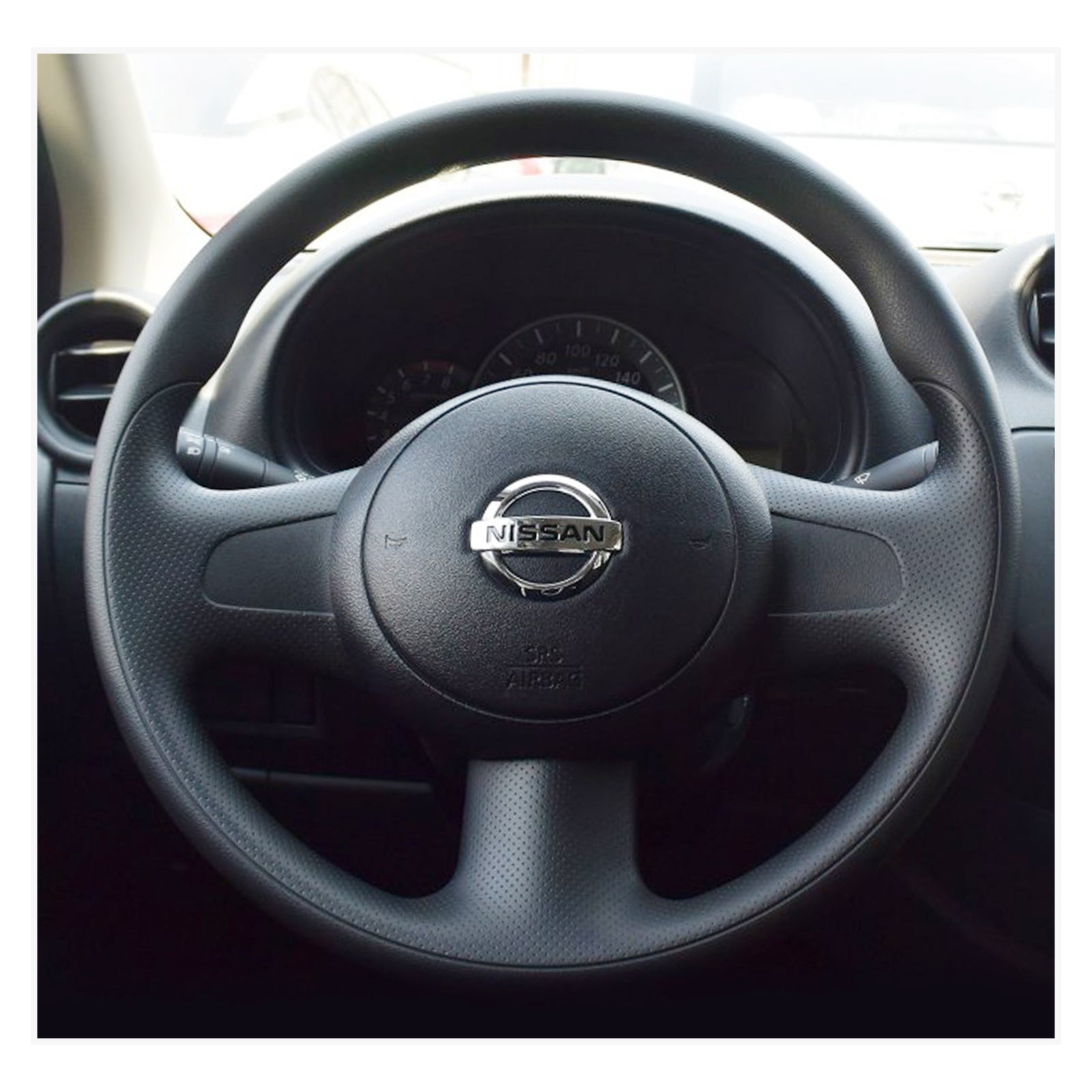 MEWANT Lenkradbezug für Nissan Cube 2008-2020 / Micra 2010-2017 - Mewant.de