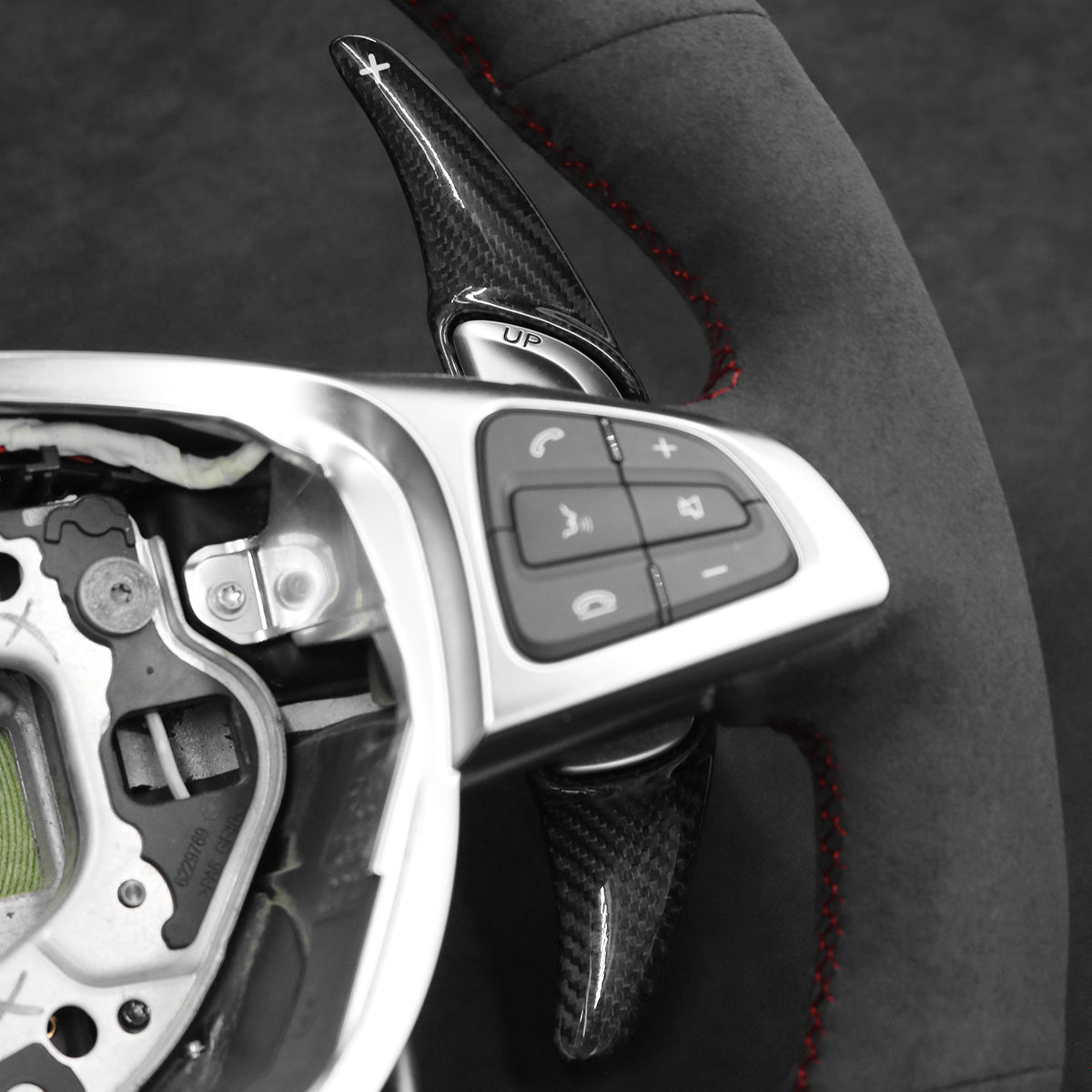 Schaltwippen für Mercedes Benz AMG C190 / C117 / C218 / C253 / W166 / W205 / W213 / W222 / R172 / R190 / X166 / X253 2015-2020 - Mewant.de