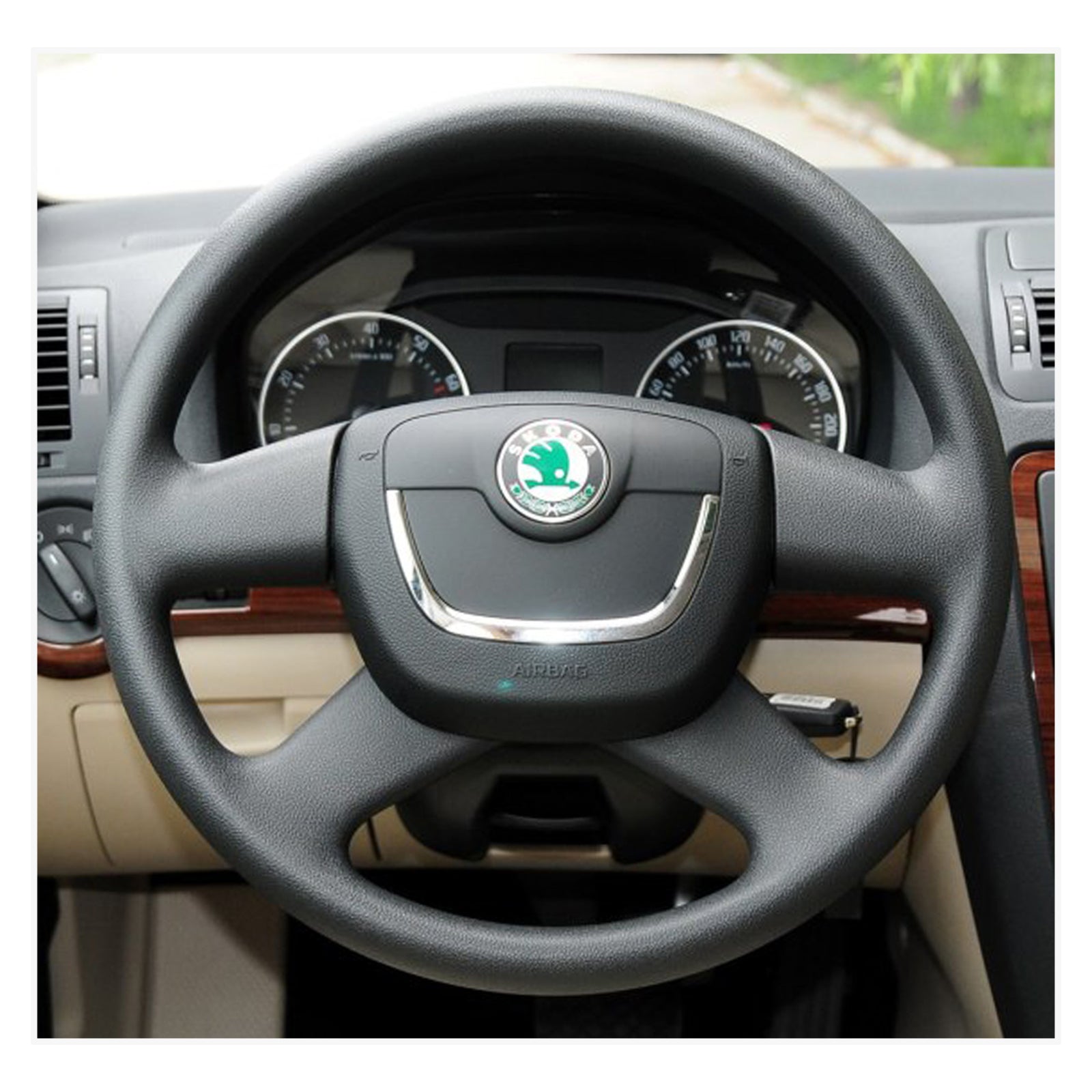 MEWANT Lenkradbezug für Skoda Octavia 2009-2013 / Citigo 2011-2012 / Roomster / Fabia / Superb 2008-2013 - Mewant.de